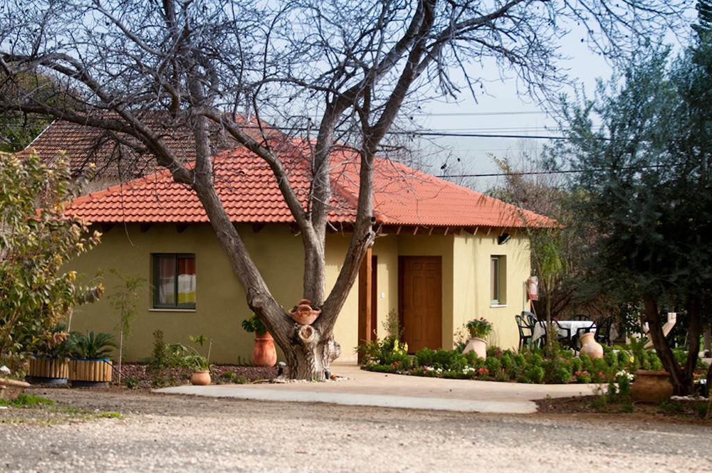 Elimelech Bapardes Villa Sheʼar Yashuv Екстериор снимка